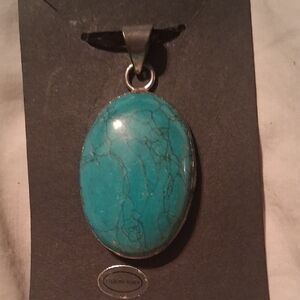 Elegant Turquoise Pendant Necklace in Silver